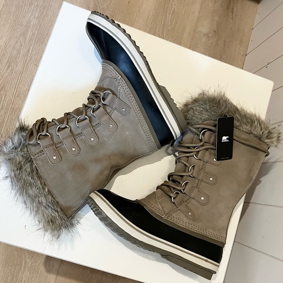 Sorel NWT Joan of Arctic Suede lace up  Fur trimmed boots size 9.5 taupe - Picture 9 of 10